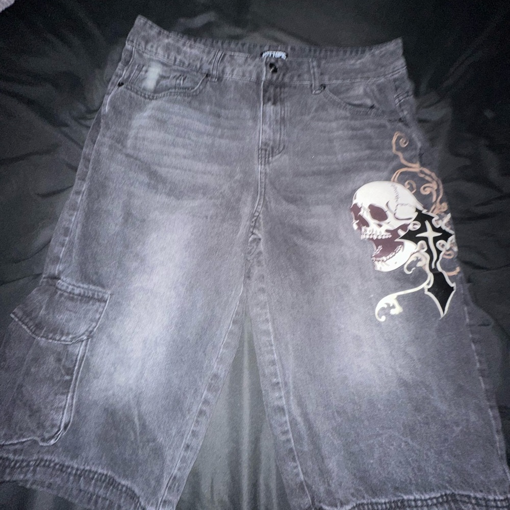 Hot Topic Gray Skull Jean Shorts
